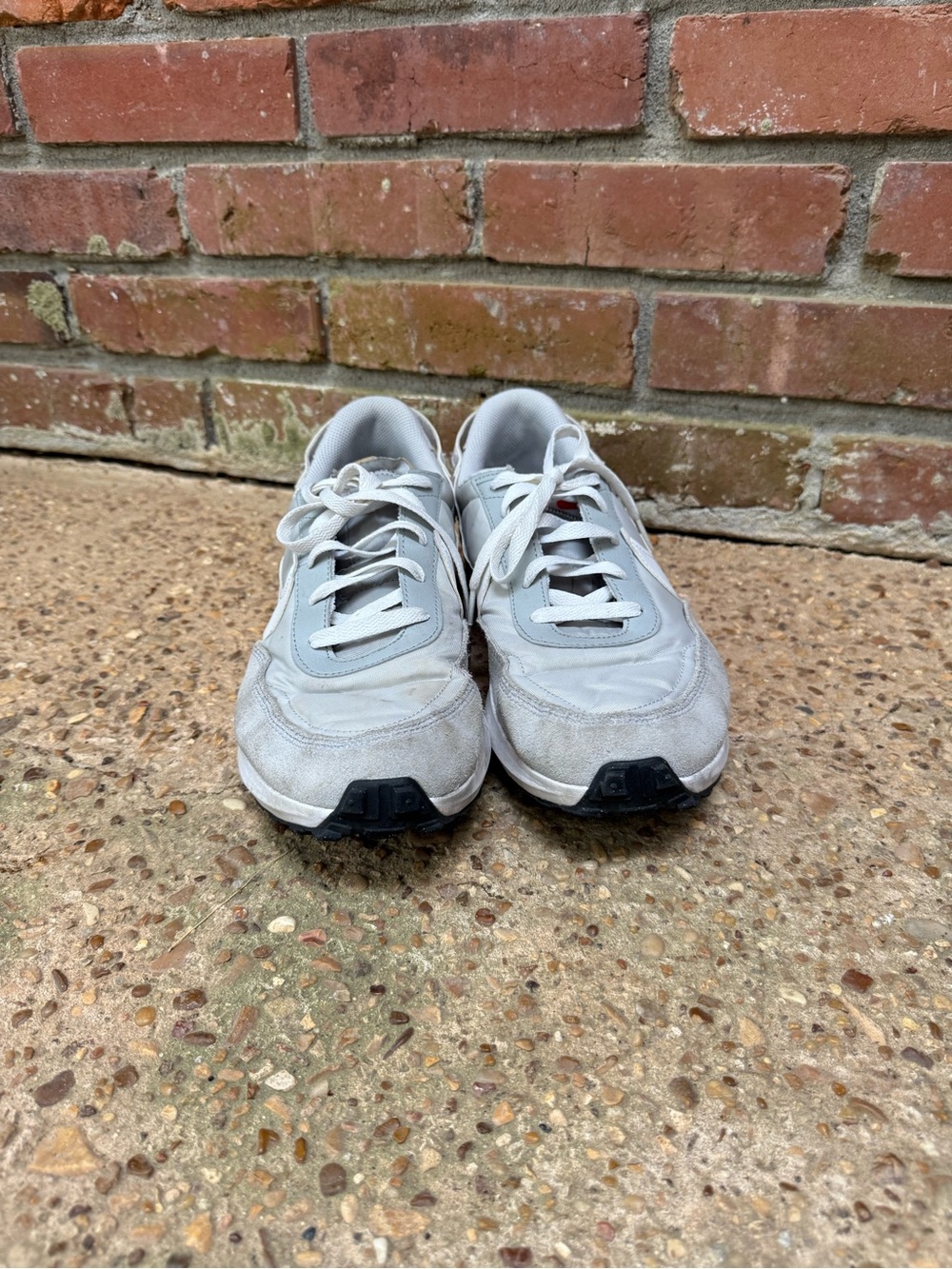 Men's Nike Casual Lace-Up Sneakers in Light Gray